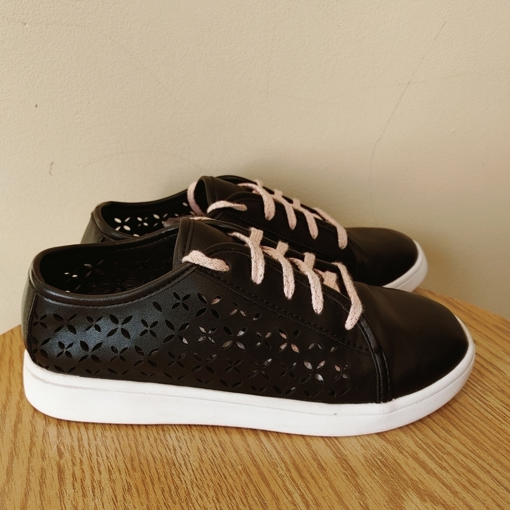 Alberto kids‎ shoes girls size 4 black with pink laces